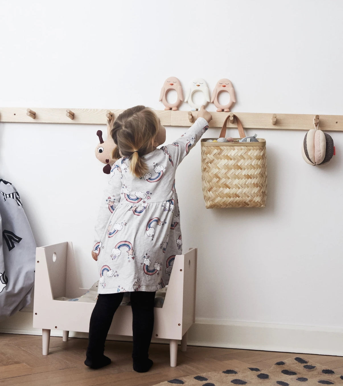 Penguin Baby Teeter~Off White