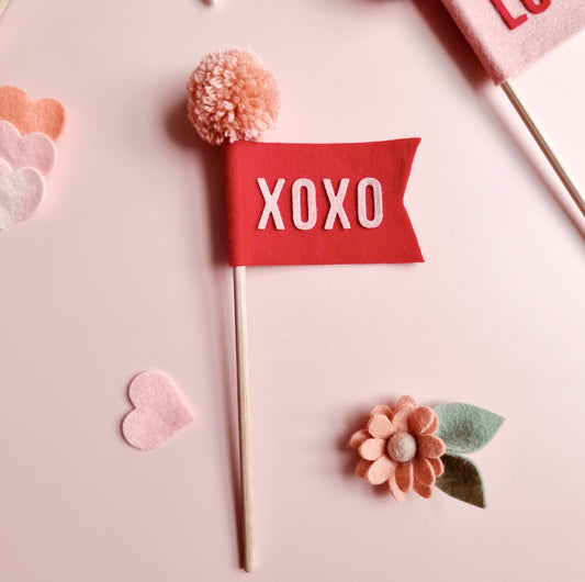 Valentines Day Pennant/Flag Wand ~ XOXO