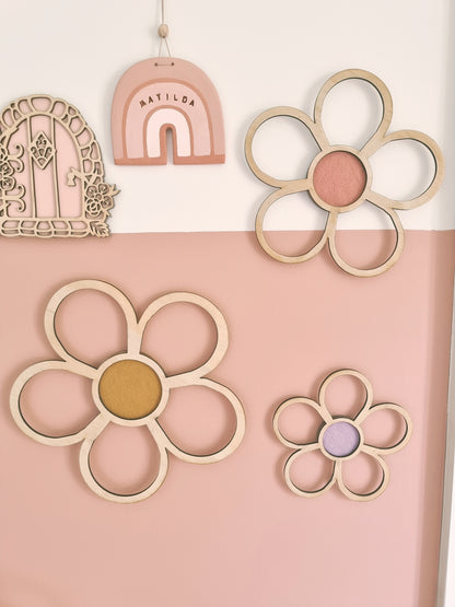 Wood and Felt Daisy Trio Wall Decor~2 Colour Options